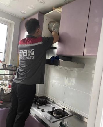 月圓情意濃 日日順居家場景解決方案，用絲絲關懷化解節假之憂——記冰箱維修團隊的暖心舊記中秋假期服務“事